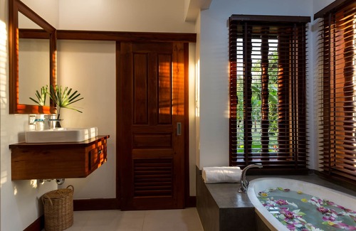 Sangkat Sla Kram Hotel | Elegant Angkor Privilege Resort and Spa with Pool & Spa
