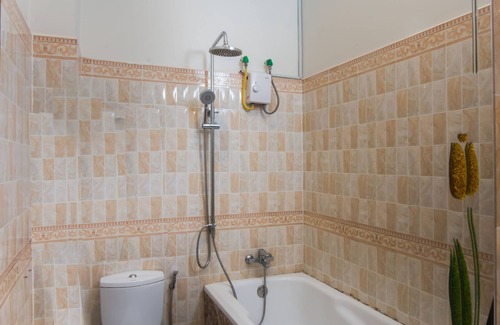 Siem Reap House | Inviting Angkor Sunshine Villa with Kitchen and Cozy Rooms