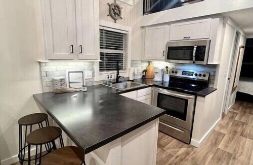 Springville House | Top Rated Angler Cottage at KY Lake with Breakfast Included
