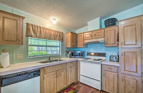 Homosassa House | Riverfront Retreat: Guest Rated 9.8 with Boat Dock Access