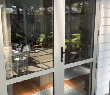 Turangi Bed & Breakfast | Anglers Adventure Paradise BNB Wifi Parking