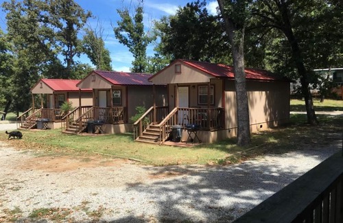 Mead Cabin | Cozy Anglers Hideaway Cabins - Pet and Child Friendly Stay