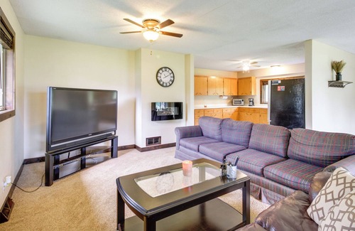Baudette House | Anglers Paradise on Rainy River: Walk to Marina!
