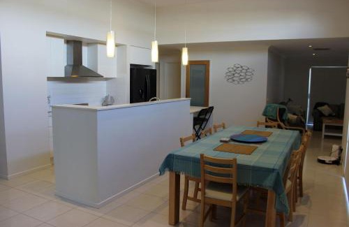 Sunderland Bay House | Pet-Friendly Anglers Rest at Sunderland Bay - 4-Star Retreat