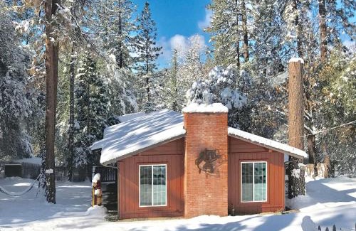 Oakhurst House | Inviting Holiday Homes in California, USA - Rated 9.5/10