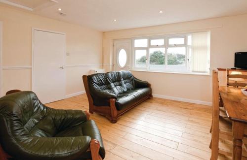 Trearddur Bay Resort | Discover Anglesey Bungalows: Poolside Bliss Awaits