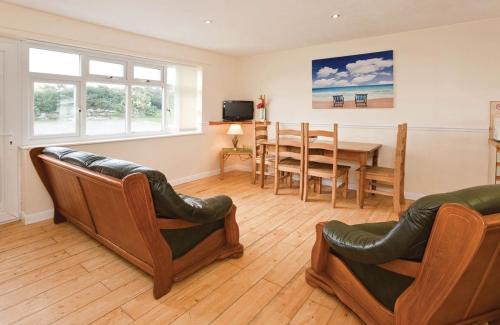Trearddur Bay Resort | Discover Anglesey Bungalows: Poolside Bliss Awaits