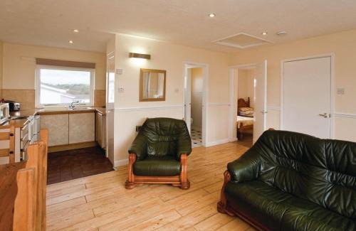 Trearddur Bay Resort | Discover Anglesey Bungalows: Poolside Bliss Awaits