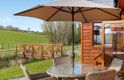 Menai Bridge Resort | Family-Friendly Anglesey Lakeside Lodges with High Ratings