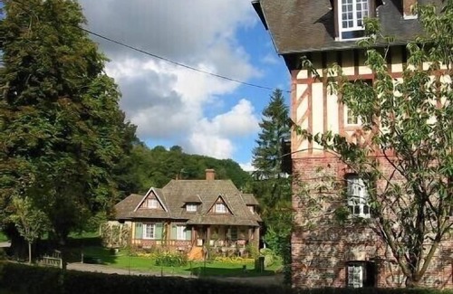 Offranville House | Relaxing Anglo-Norman House with Jacuzzi Bath & Ocean Views