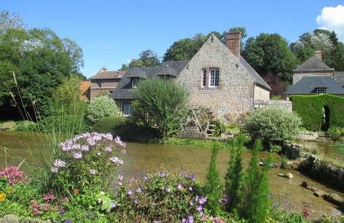 Offranville House | Relaxing Anglo-Norman House with Jacuzzi Bath & Ocean Views