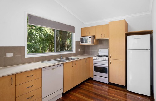 Yamba Apartment | Delightful Angourie Resort: Ocean View & Spa Retreat