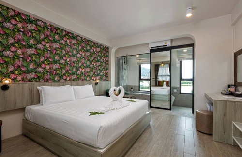 Ratsada Hotel | Stay at ANGPAO HOTEL: Family-Friendly with Pool & Dining