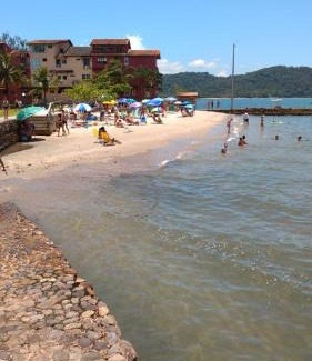 Bracui Apartment | Oceanfront Angra: Guest Rated 9.6 with Pet-Friendly Perks