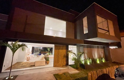 Japuiba House | Relax at Angra Beach House with Private Pool & Spa