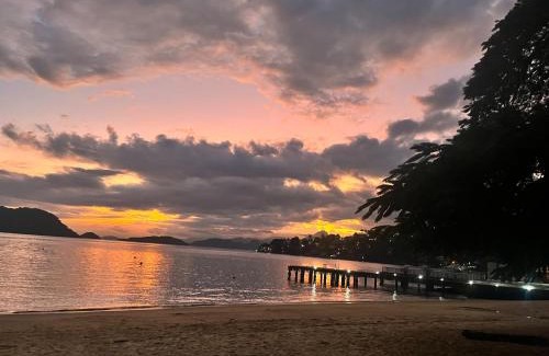 Vila Velha House | Discover Mansao Angra Pe na Areia with Oceanfront Bliss
