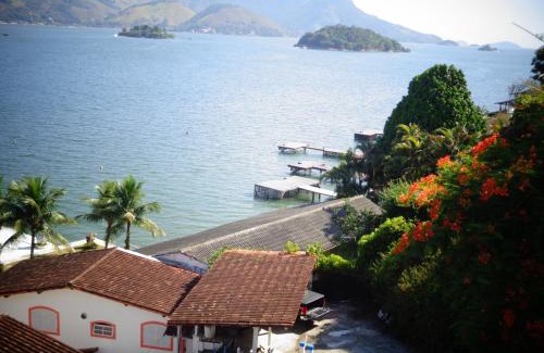Caieira Apartment | Oceanfront Apartments in Angra dos Reis, Brazil