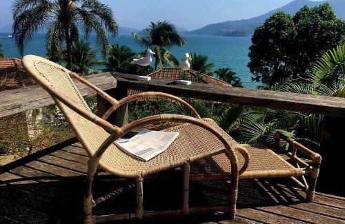 Marinas House | Discover Angra Praia do Café: Pet-Friendly Retreat with Pool