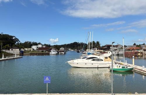 Bracui Apartment | Oceanfront Angra TOP2: Pool, Marina & Child-Friendly Fun