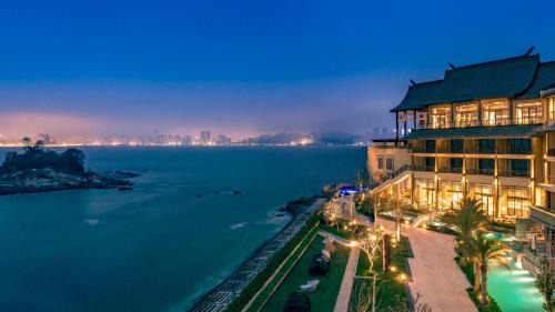 Xiangzhou District Hotel | Idyllic Angsana Zhuhai Phoenix Bay with Oceanfront Views