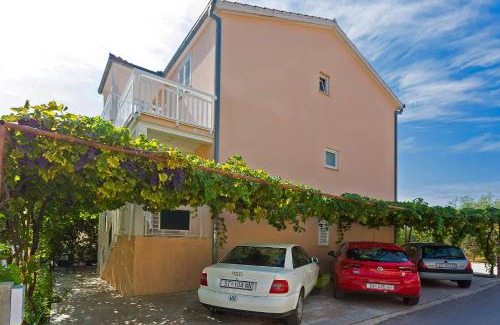 Seget Donji House | Family-Friendly Ani in Trogir - Guest Rated 9.8/10
