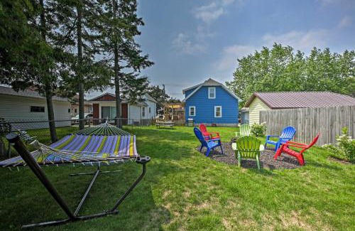 Two Rivers House | Experience Anias Retreat: Walk to Lake Michigan & Enjoy Views