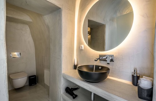 Fira House | Discover Anila Suites: Family-Friendly Hotel with Dining