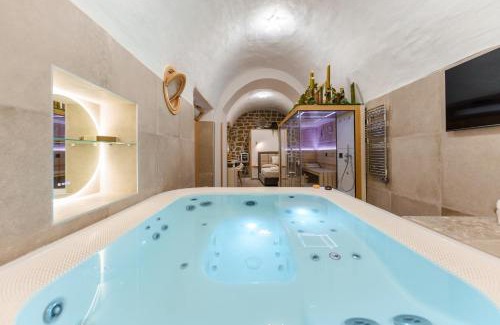 Procida Apartment | Indulge at Anima Suite: Sauna, Jacuzzi & Restaurant Bliss