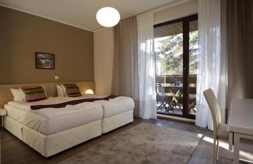 Perushtitsa House | Comfortable Anita Guest House with Hot Tub & Family Amenities
