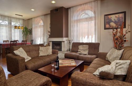 Perushtitsa House | Family-Friendly Anita House with Kitchen & High Ratings
