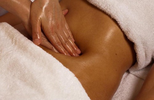 Sector 62 House | Relax at Anita Massage Center with Breakfast & Hot Tub