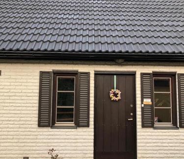Kalvesta House | Top-Rated Anitas B&B in Stockholm with Family-Friendly Dining