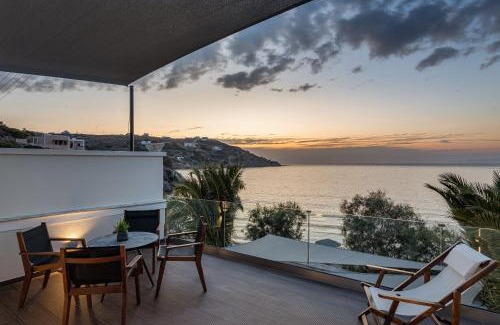 Kini Villa | Oceanfront Aniv Villa with Amazing 10/10 Guest Ratings