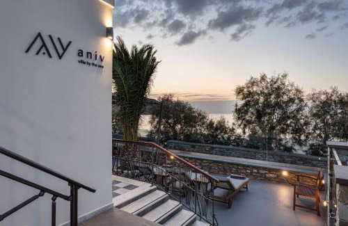 Kini Villa | Oceanfront Aniv Villa with Amazing 10/10 Guest Ratings