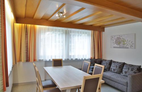 Gerlos House | Unwind at Haus Schönblick: Pet-Friendly Retreat with Hot Tub