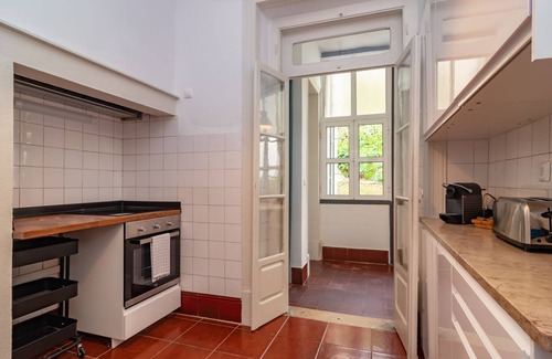 Penha de Franca Apartment | Perfect Getaway at Anjos' City Escape with Spa & Breakfast