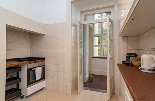 Penha de Franca Apartment | Perfect Getaway at Anjos' City Escape with Spa & Breakfast