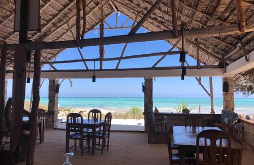 Bekodoy House | Experience Ankasy Lodge: Top-Rated Stay with Ocean Views