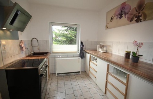 Westerronfeld House | Discover Ankerplatz: Cozy Stay by the Nord-Ostsee-Kanal