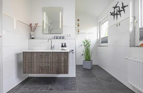 Rodemis Apartment | Family-Friendly Stay at Ankerplatz Husum in Cozy Surroundings
