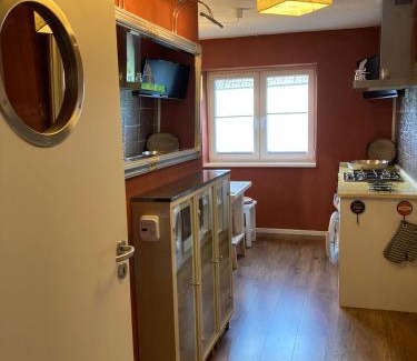 Boel Apartment | Family-Friendly Ankerplatz: Complete Apartment with Terrace