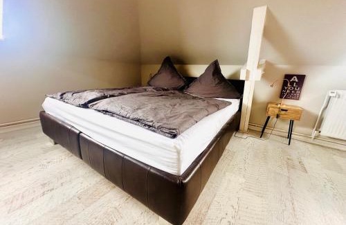 Neumuenster Apartment | Pet-Friendly Ankerplatz Neumünster with Great Reviews!