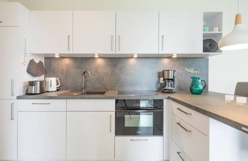 Norderhafen Apartment | Relaxing Oceanfront Retreat at Ankerplatz No 7