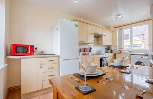 Rocester House | Pet-Friendly Kirsty's Home: Ideal Base for Alton Towers