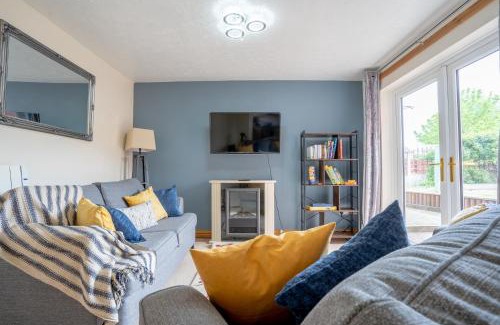 Rocester House | Family-Friendly Kirsty's Home Close to Alton Towers