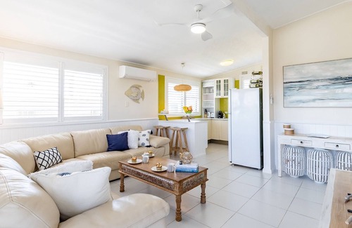 Anna Bay House | Experience Anna Bay Beach Shack: Oceanfront Bliss Awaits