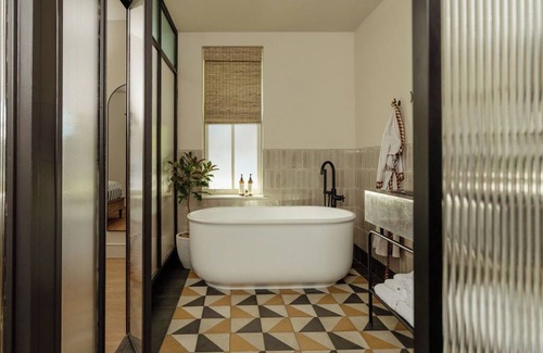 Fishtown Hotel | Anna & Bel