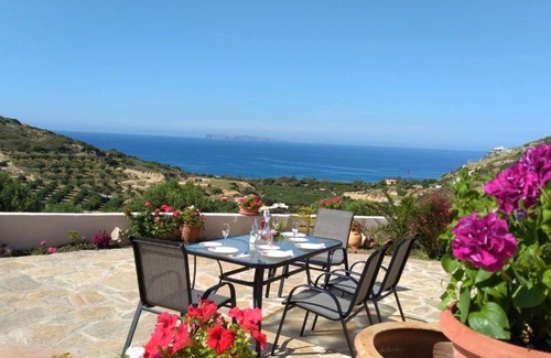 Sitia Villa | Cozy Anna's Family House: Ocean View & Kid-Friendly Stay