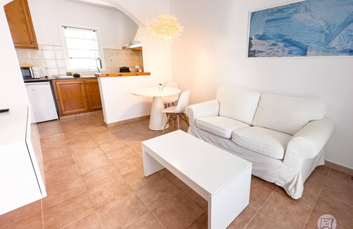 Serpentona Apartment | Inviting Stay at Annabel's Apartments with Pool & Spa