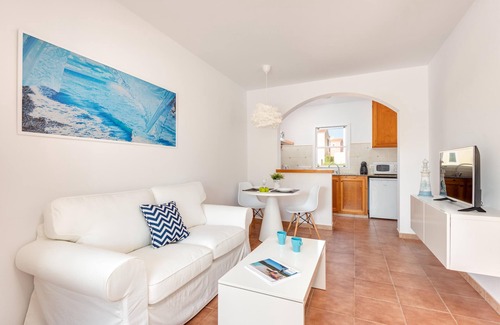 Serpentona Apartment | Inviting Stay at Annabel's Apartments with Pool & Spa